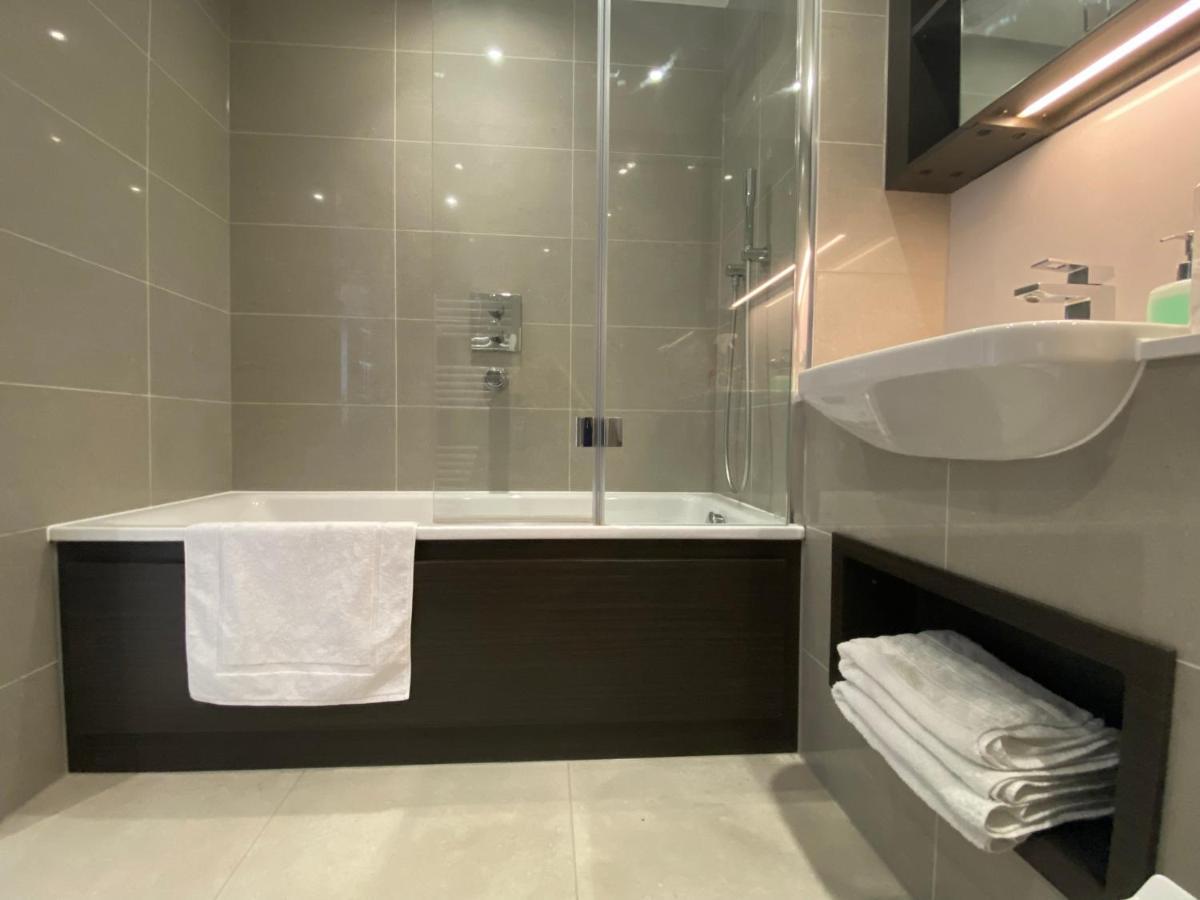 Club White London Bridge One Bedroom Apartment מראה חיצוני תמונה